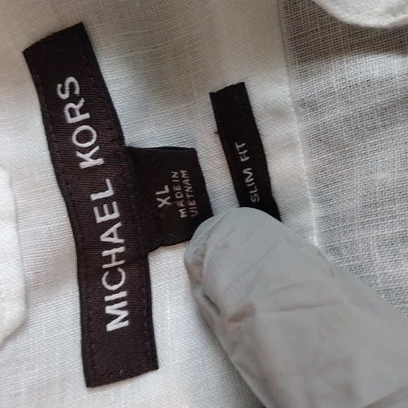 Michael Kors Sunglass-Print Linen Embroidered Button Down Shirt - Picture 4 of 9